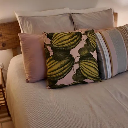 Bed & Breakfast Repos A *