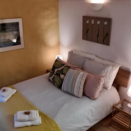 Bed & Breakfast Repos A *